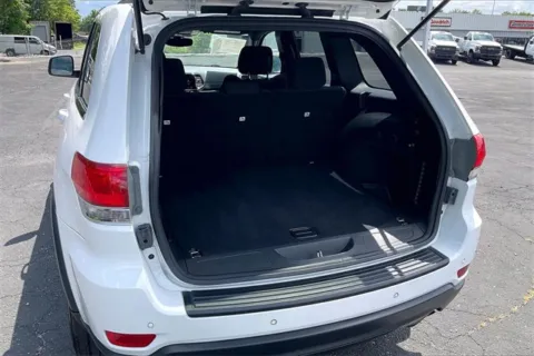 More photos of 2019 Jeep Grand Cherokee Laredo E at Cable Dahmer Chevrolet of Independence, MO