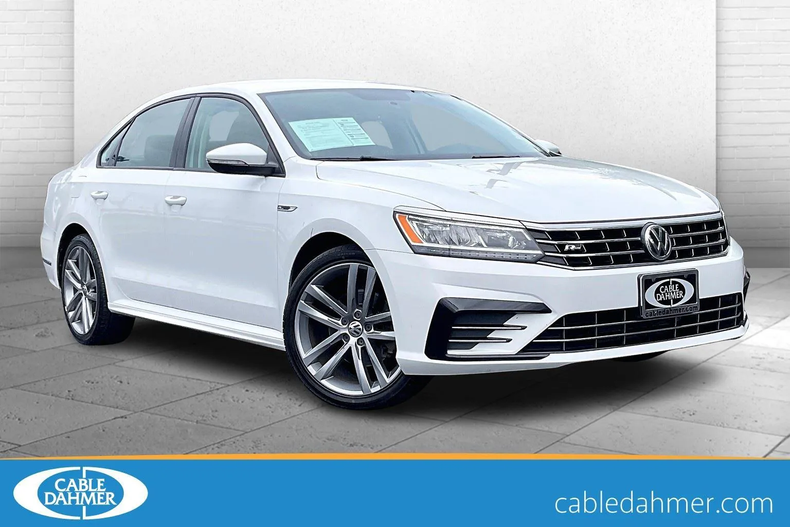 White 2018 Volkswagen Passat 2.0T R-Line for sale in Independence, MO