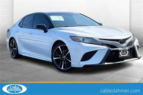 White 2018 Toyota Camry XSE V6 for sale in Independence, MO