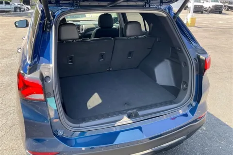 More photos of 2022 Chevrolet Equinox Premier at Cable Dahmer Chevrolet of Independence, MO