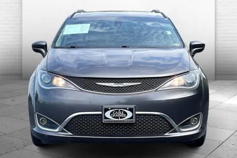 Photos of 2018 Chrysler Pacifica Touring L for sale in Independence, MO at Cable Dahmer Chevrolet of Independence
