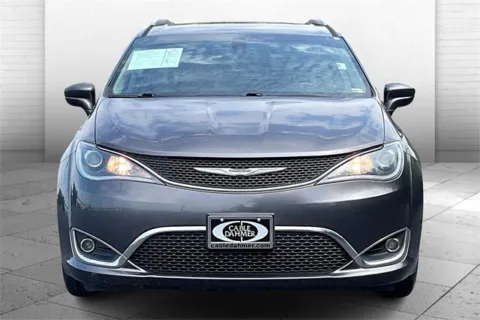 Photos of 2018 Chrysler Pacifica Touring L for sale in Independence, MO at Cable Dahmer Chevrolet of Independence