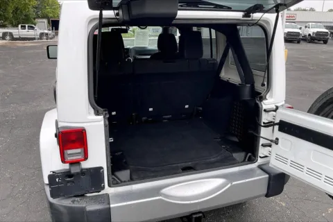 More photos of 2018 Jeep Wrangler JK Unlimited Sahara at Cable Dahmer Chevrolet of Independence, MO