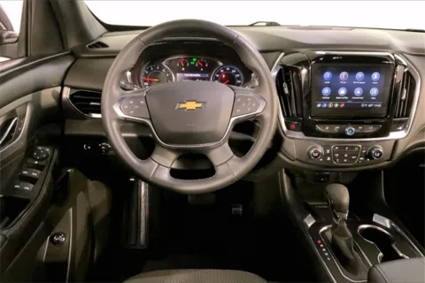 More photos of 2023 Chevrolet Traverse LT at Cable Dahmer Chevrolet of Independence, MO