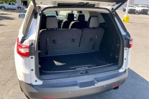 More photos of 2019 Chevrolet Traverse 3LT at Cable Dahmer Chevrolet of Independence, MO