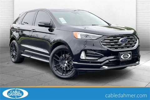 Black 2019 Ford Edge Titanium for sale in Independence, MO