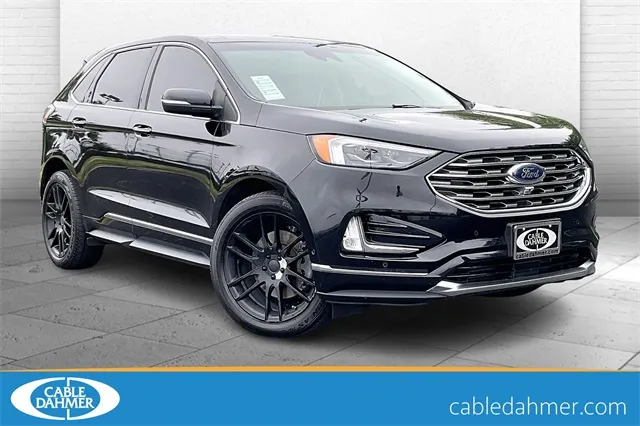 Black 2019 Ford Edge Titanium for sale in Independence, MO