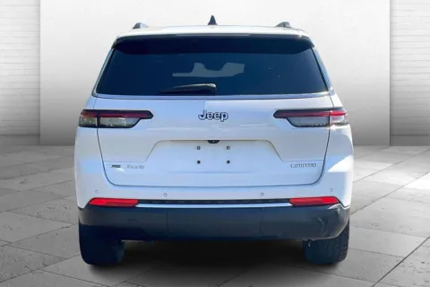 Another view of 2022 Jeep Grand Cherokee L Limited for sale in Independence, MO at Cable Dahmer Chevrolet of Independence