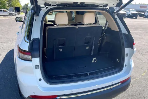 More photos of 2022 Jeep Grand Cherokee L Limited at Cable Dahmer Chevrolet of Independence, MO