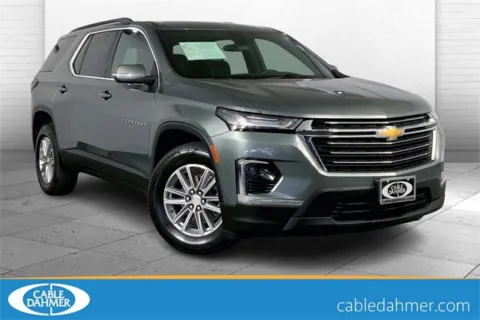 Silver 2022 Chevrolet Traverse LT for sale in Independence, MO