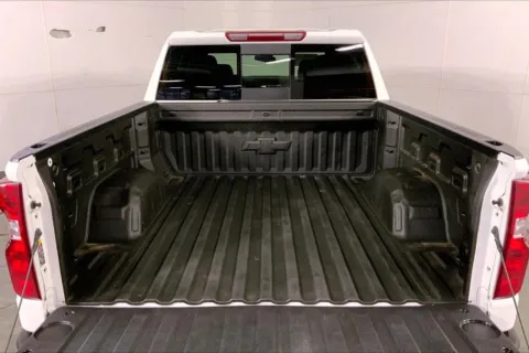 More photos of 2022 Chevrolet Silverado 1500 LT at Cable Dahmer Chevrolet of Independence, MO