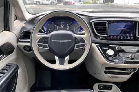 More photos of 2018 Chrysler Pacifica Limited at Cable Dahmer Chevrolet of Independence, MO