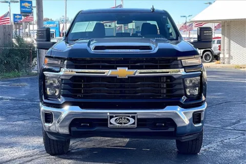 Photos of 2024 Chevrolet Silverado 2500HD LT for sale in Independence, MO at Cable Dahmer Chevrolet of Independence