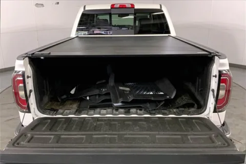 More photos of 2017 GMC Sierra 1500 SLT at Cable Dahmer Chevrolet of Independence, MO