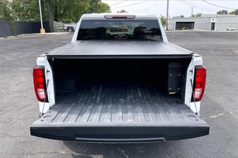 More photos of 2020 GMC Sierra 1500 SLE at Cable Dahmer Chevrolet of Independence, MO
