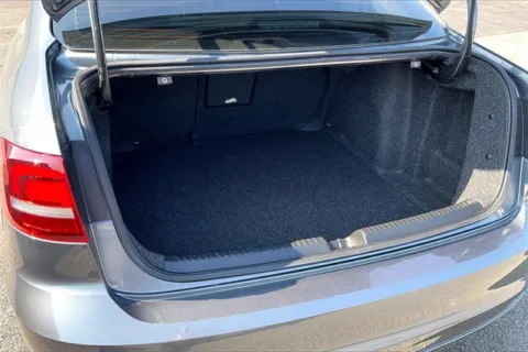 More photos of 2017 Volkswagen Jetta 1.4T SE at Cable Dahmer Chevrolet of Independence, MO