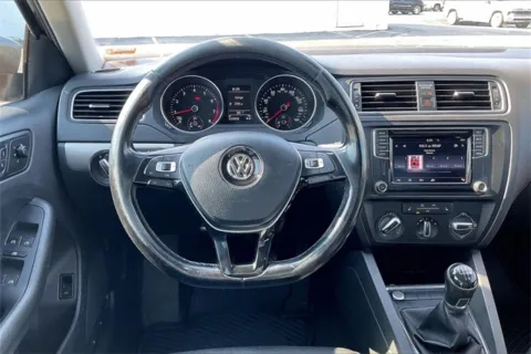 More photos of 2017 Volkswagen Jetta 1.4T SE at Cable Dahmer Chevrolet of Independence, MO