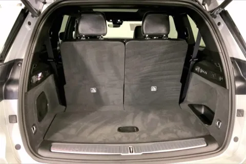 More photos of 2022 Jeep Grand Cherokee L Overland at Cable Dahmer Chevrolet of Independence, MO