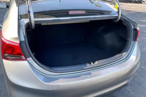 More photos of 2022 Hyundai Accent SE at Cable Dahmer Chevrolet of Independence, MO