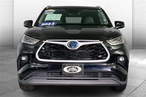 Photos of 2023 Toyota Highlander Hybrid Bronze Edition for sale in Independence, MO at Cable Dahmer Chevrolet of Independence