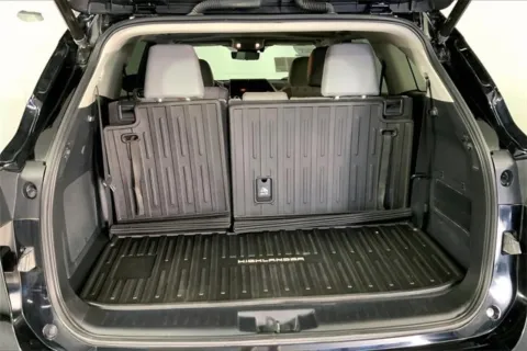 More photos of 2023 Toyota Highlander Hybrid Bronze Edition at Cable Dahmer Chevrolet of Independence, MO
