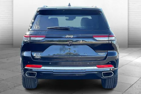 Another view of 2022 Jeep Grand Cherokee Summit for sale in Independence, MO at Cable Dahmer Chevrolet of Independence