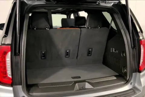 More photos of 2023 GMC Yukon Denali Ultimate at Cable Dahmer Chevrolet of Independence, MO