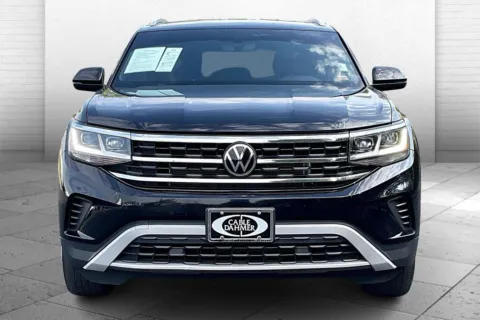 Photos of 2021 Volkswagen Atlas Cross Sport 2.0T SE for sale in Independence, MO at Cable Dahmer Chevrolet of Independence