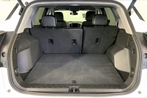 More photos of 2024 GMC Terrain SLT at Cable Dahmer Chevrolet of Independence, MO