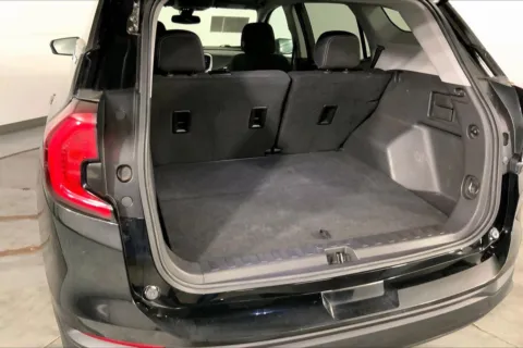 More photos of 2024 GMC Terrain SLE at Cable Dahmer Chevrolet of Independence, MO