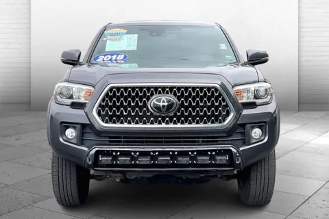 Photos of 2018 Toyota Tacoma SR for sale in Independence, MO at Cable Dahmer Chevrolet of Independence