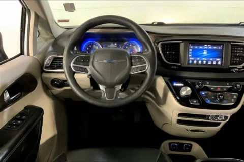 More photos of 2021 Chrysler Voyager LXI at Cable Dahmer Chevrolet of Independence, MO