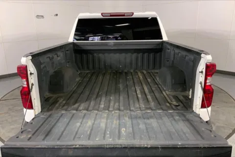 More photos of 2022 Chevrolet Silverado 1500 LT (2FL) at Cable Dahmer Chevrolet of Independence, MO