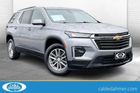 Gray 2023 Chevrolet Traverse LT Cloth for sale in Independence, MO