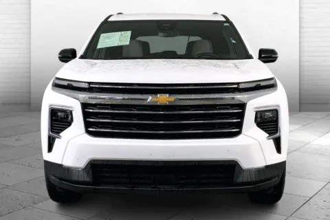 Photos of 2025 Chevrolet Traverse LT for sale in Independence, MO at Cable Dahmer Chevrolet of Independence