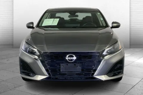 Photos of 2023 Nissan Altima 2.5 SL for sale in Independence, MO at Cable Dahmer Chevrolet of Independence