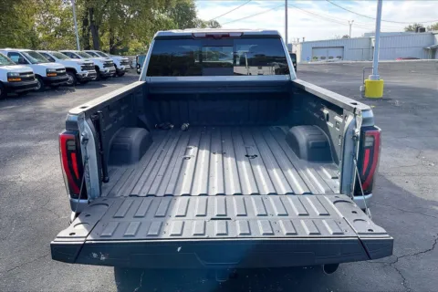 More photos of 2024 GMC Sierra 2500 HD AT4X at Cable Dahmer Chevrolet of Independence, MO