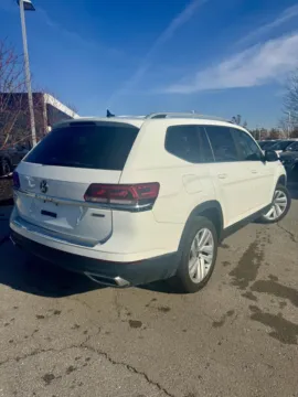 More photos of 2021 Volkswagen Atlas 2.0T SEL at Cable Dahmer Kia of Lee's Summit, MO
