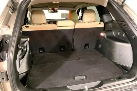 More photos of 2018 Jeep Cherokee Latitude at Cable Dahmer Kia of Lee's Summit, MO