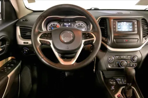 More photos of 2018 Jeep Cherokee Latitude at Cable Dahmer Kia of Lee's Summit, MO