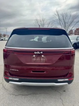 More photos of 2023 Kia Carnival LX at Cable Dahmer Kia of Lee's Summit, MO