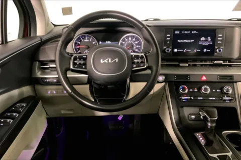 More photos of 2023 Kia Carnival LX at Cable Dahmer Kia of Lee's Summit, MO