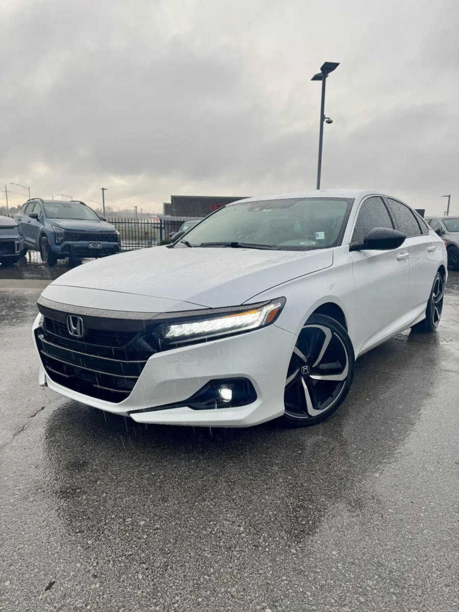 White 2022 Honda Accord Sedan Sport for sale in Lee's Summit, MO