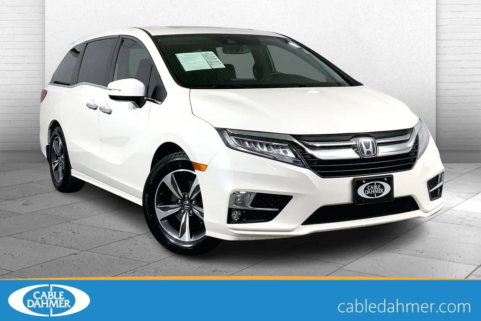 White 2019 Honda Odyssey Touring for sale in Lee's Summit, MO