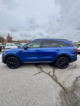 Photos of 2022 Kia Sorento SX for sale in Lee's Summit, MO at Cable Dahmer Kia of Lee's Summit