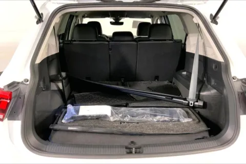 More photos of 2023 Volkswagen Tiguan SE at Cable Dahmer Kia of Lee's Summit, MO