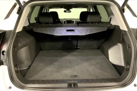 More photos of 2023 GMC Terrain SLE at Cable Dahmer Kia of Lee's Summit, MO