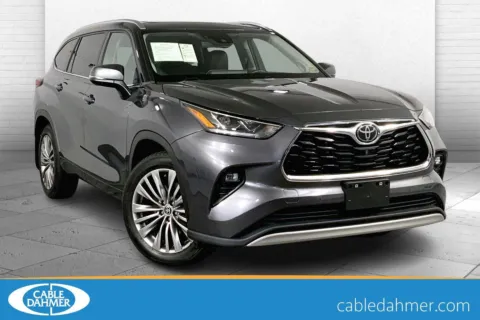 Gray 2021 Toyota Highlander Platinum for sale in Lee's Summit, MO