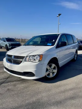White 2016 Dodge Grand Caravan SE for sale in Lee's Summit, MO