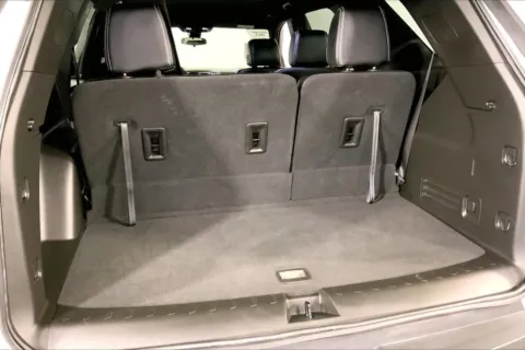 More photos of 2023 Chevrolet Traverse LT Cloth at Cable Dahmer Kia of Lee's Summit, MO